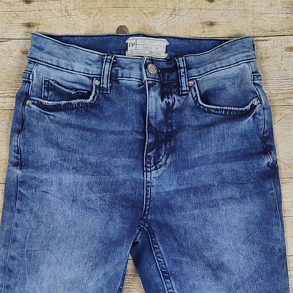 Free People Busted Knee Distressed Skinny Jeans